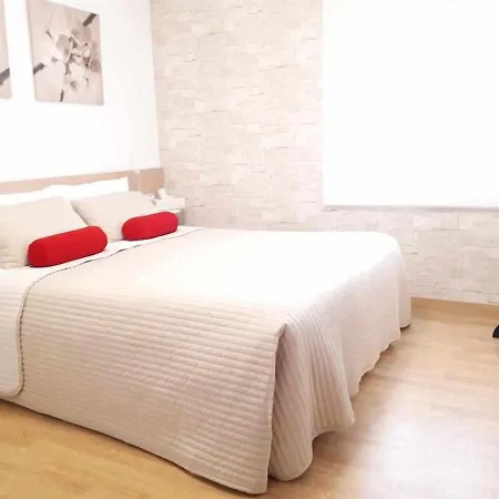 Laura House The Style Airport Bcn * Viladecans